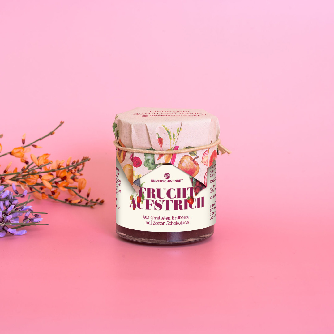 Fruchtaufstrich im Gläschen (Erdbeere-Zotter-Schokolade) Fruchtaufstrich im Gläschen
