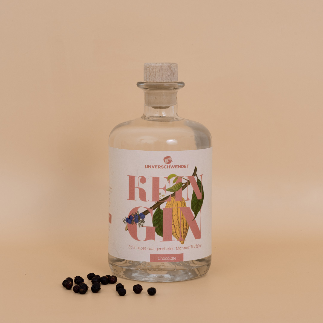 Kein-Gin Flasche aus geretteten Mannerwaffeln (Schokolade) Kein-Gin Flasche aus geretteten Mannerwaffeln