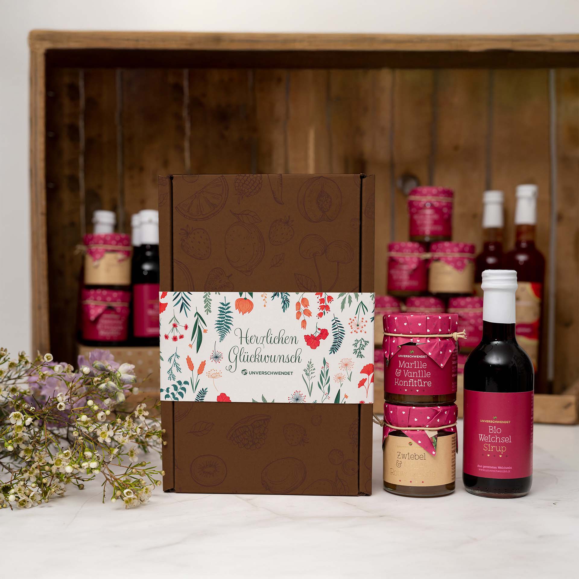 Geschenkbox mit Feinkost Gläsern