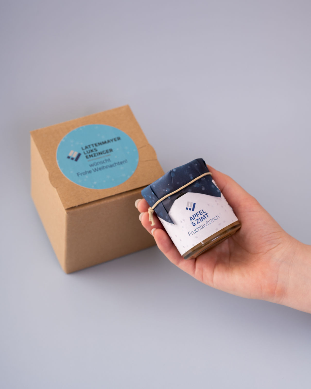 Apfel-Zimt Aufstrich im Gläschen (als personalisierbares Firmengeschenk) Apfel-Zimt Aufstrich im Gläschen