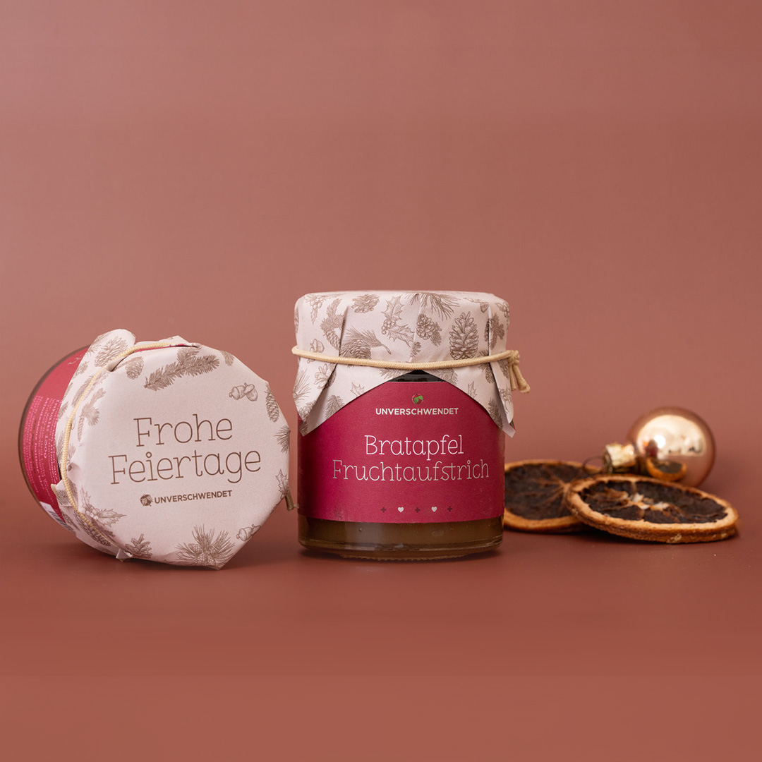 Bratapfel Fruchtaufstrich Weihnachten Tannenzapfen hellbraun