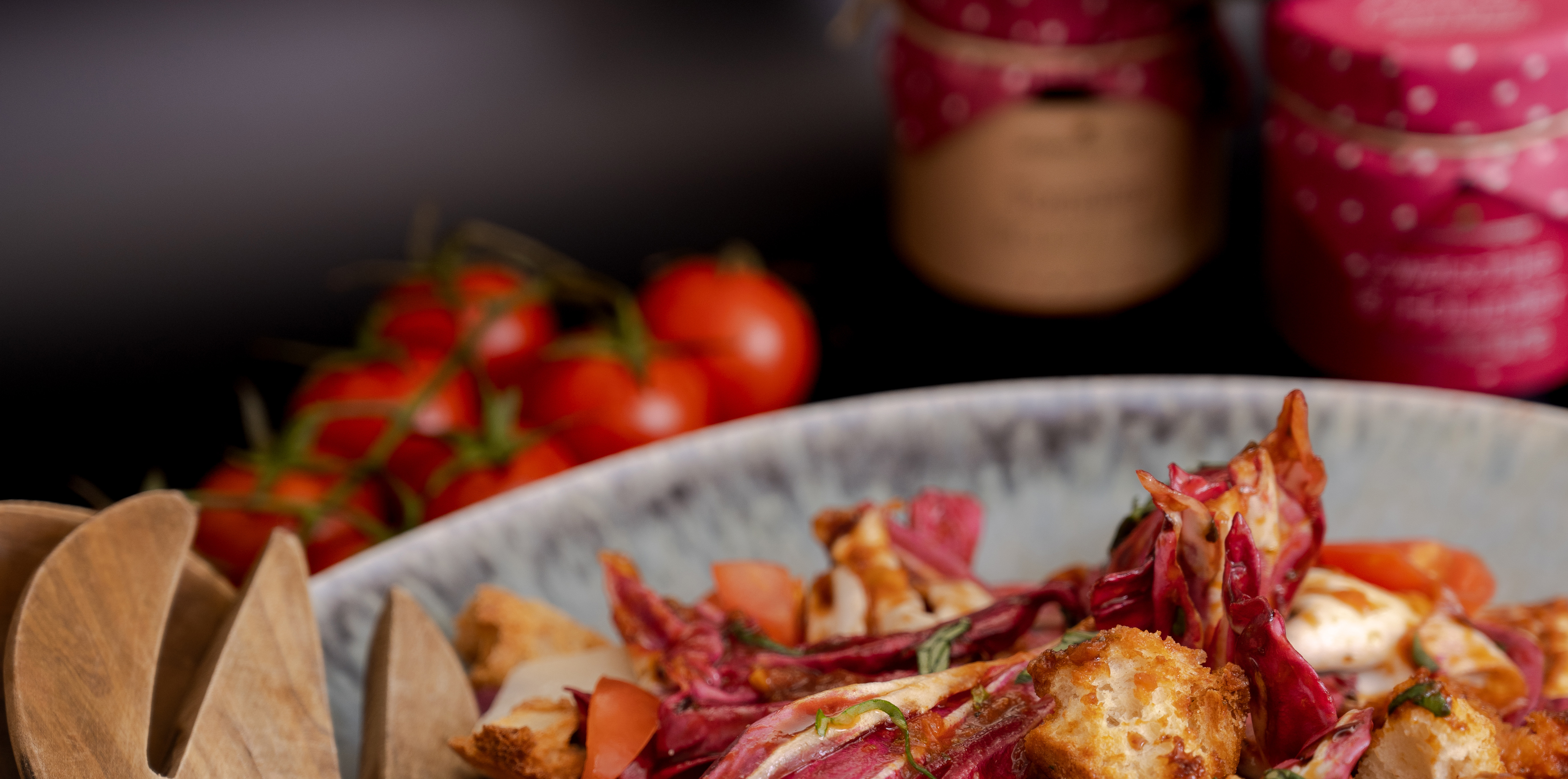 Webshop-Kategorie-Sommer Ein Teller mit einem bunten Salatmix